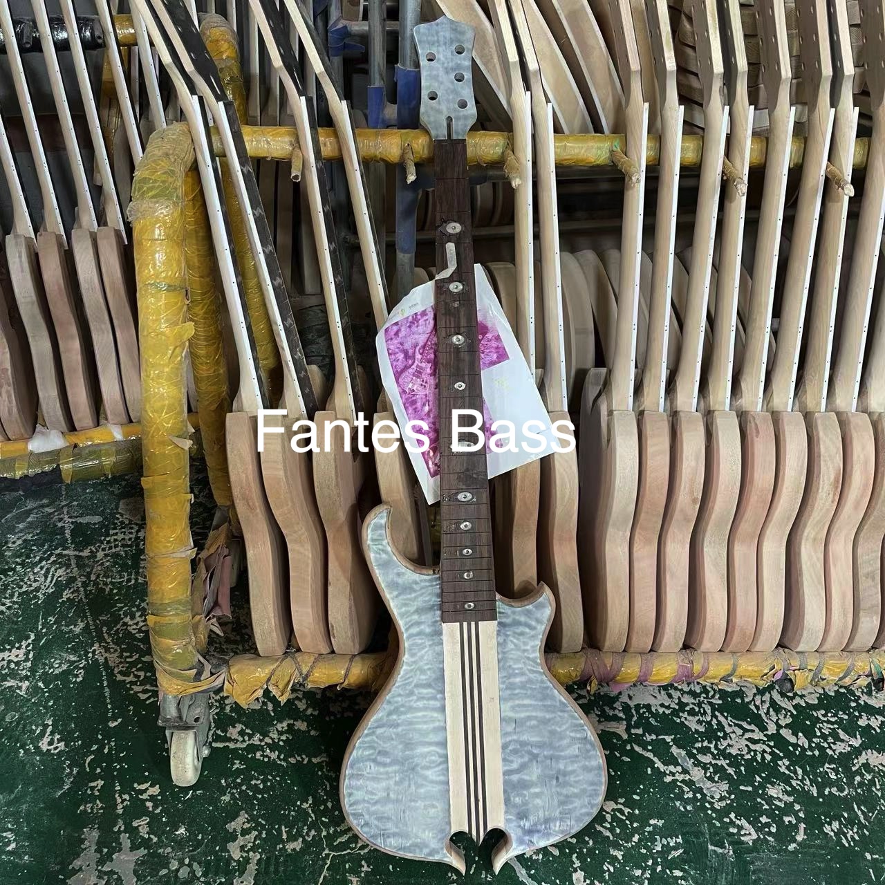 Custom Alem Flamed Maple Top C - Bass Guitar Strings avis et prix